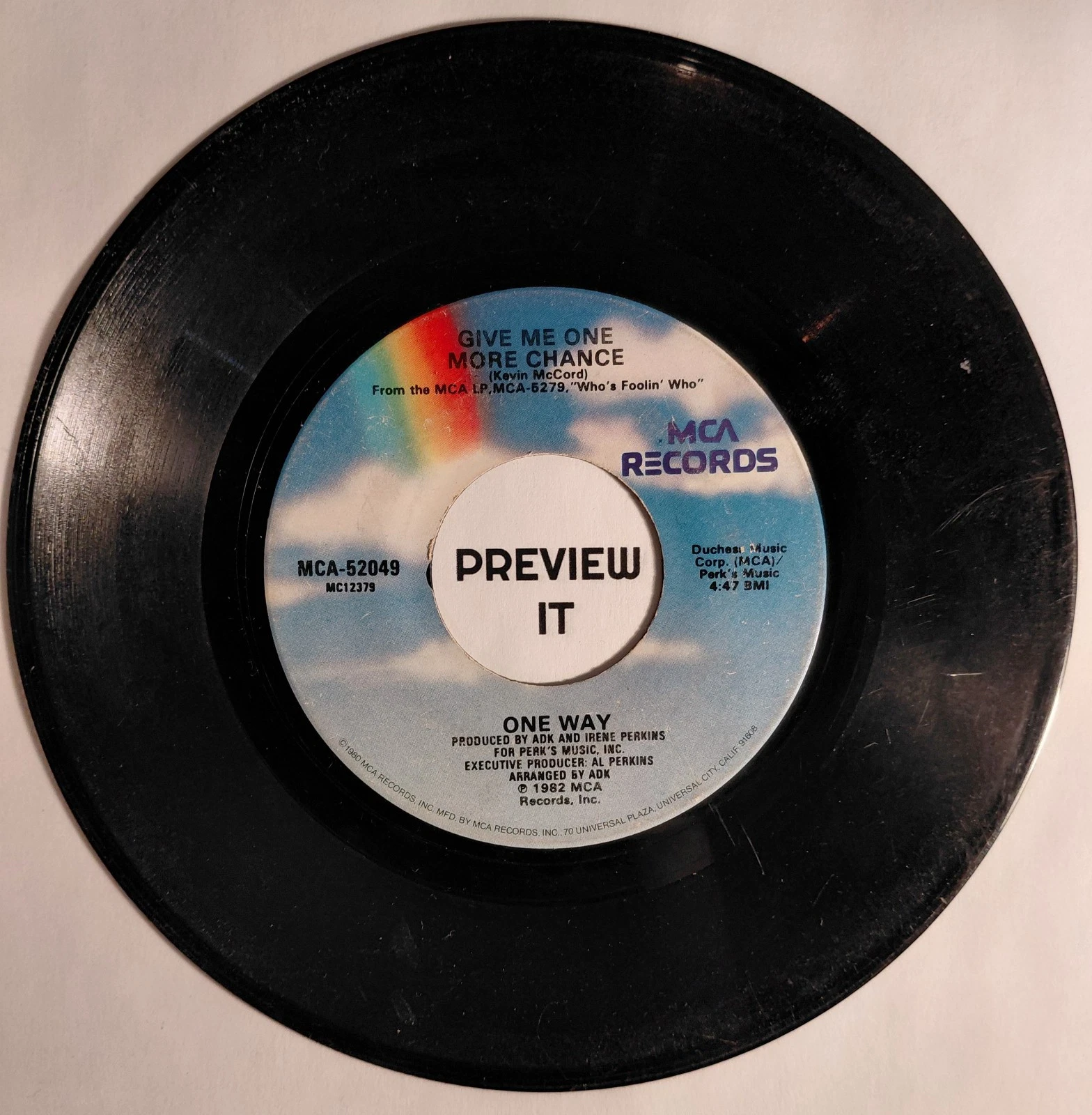 ONE WAY - 45 RPM 7" VINYL RECORD - CUTIE PIE / GIVE ME ONE MORE CHANCE - MCA 1982 - Image 3